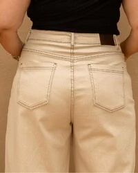 Calça Plus Size Wide Leg com Pesponto