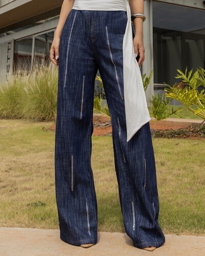 Foto Calça Wide Leg Jeans com Fios de Brilhos