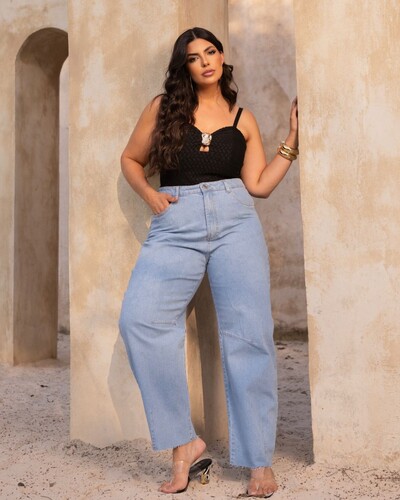 Foto Calça Plus Size Jeans Barrel Clara