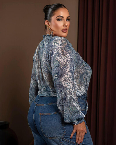 Foto Blusa Plus Size Manga Longa Estampa Pasley
