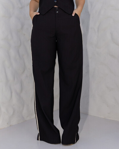 Foto Calça Plus Size Pantalona com Friso