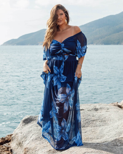 Foto Conjunto Plus Size Cropped e Saia Longa