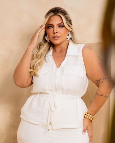 Foto Blusa Plus Size Bolsos e Amarração Cordão