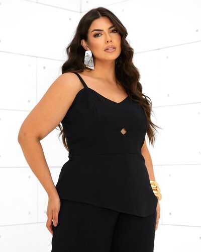 Foto Conjunto Plus Size Calça e Blusa Furo Assimetrica