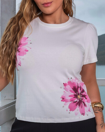 Foto Tshirt Plus Size Flor Bordada