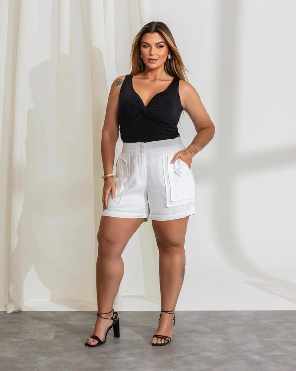 Blusa Plus Size Regata Busto Torcido