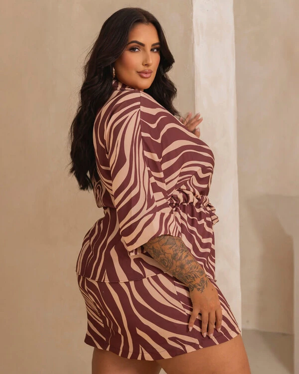Conjunto Plus Size Kimono e Short Saia