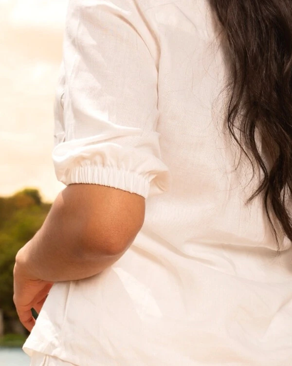 Camisa Plus Size Alongada com Elastico na Manga