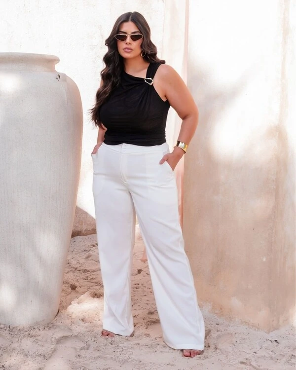 Blusa Plus Size Tule com Fivela