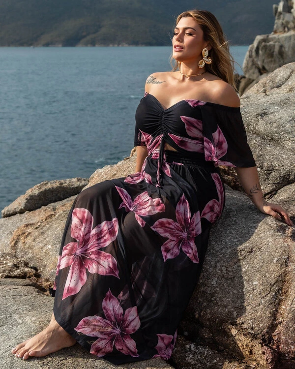 Conjunto Plus Size Cropped e Saia Longa