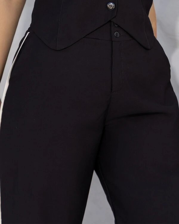 Calça Plus Size Pantalona com Friso