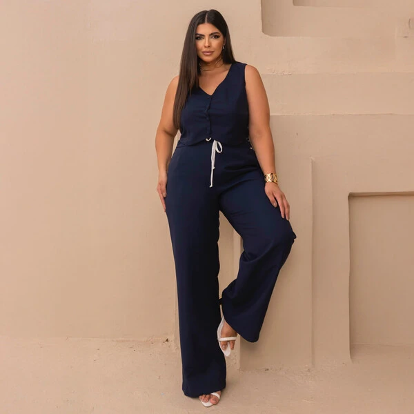 Conjunto Plus Size Colete e Calça Detalhe Cós