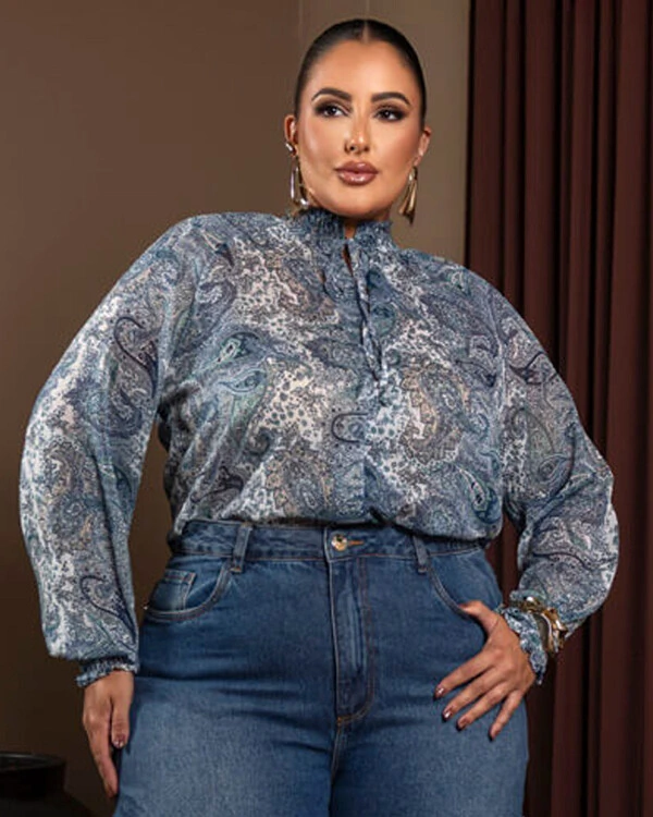 Blusa Plus Size Manga Longa Estampa Pasley