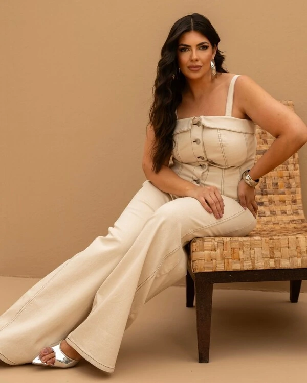 Calça Plus Size Wide Leg com Pesponto