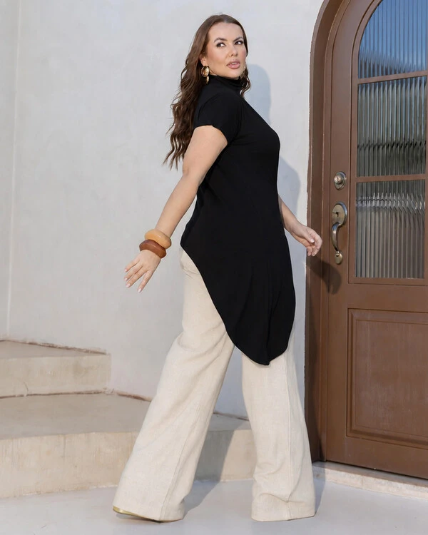 Tshirt Plus Size Assimetrica Amarillis