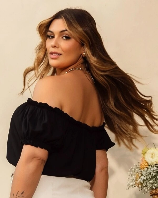 Blusa Plus Size Ciganinha Detalhe Amarracão