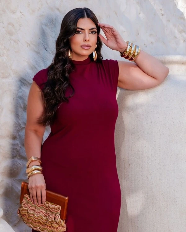 Vestido Plus Size Midi Canelado Gola Alta
