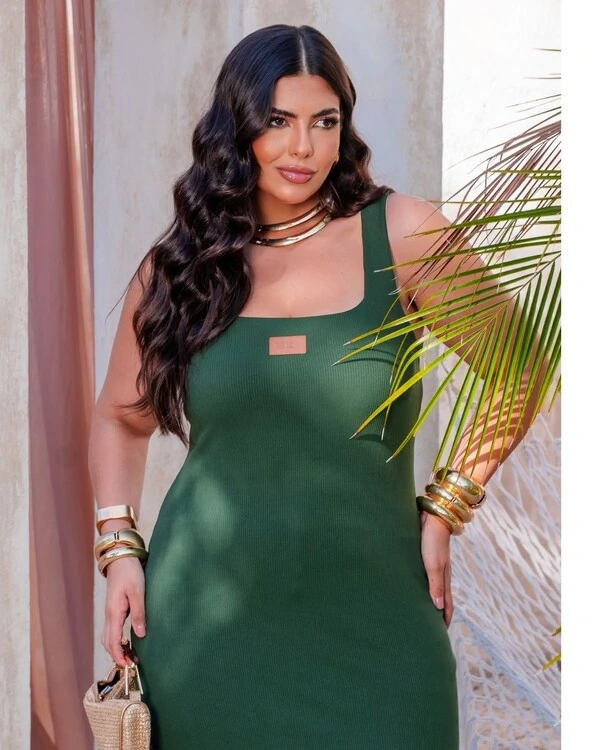 Vestido Plus Size Midi Canelado Regata