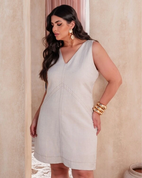 Vestido Plus Size Curto Linho Oslo com Pesponto