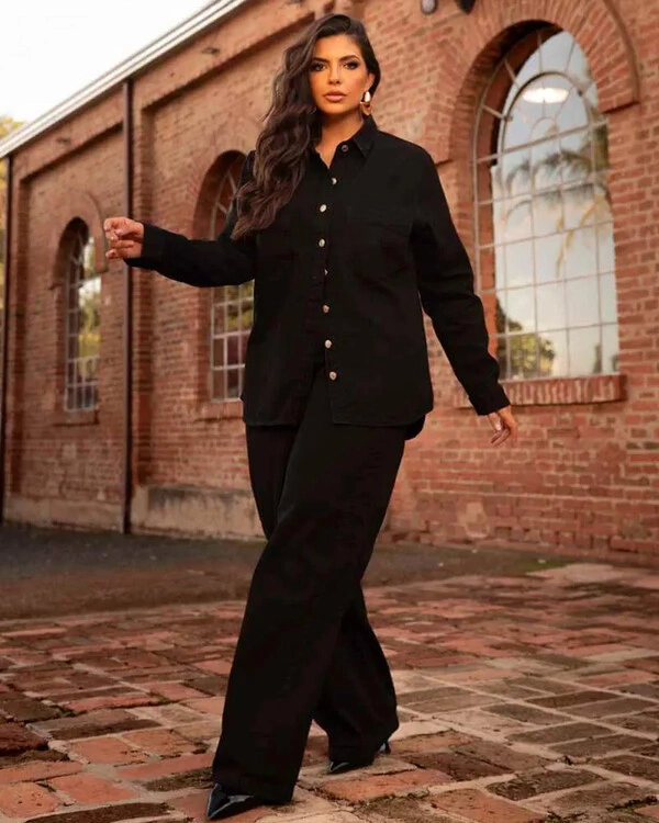 Calça Plus Size Wide Leg Recortes