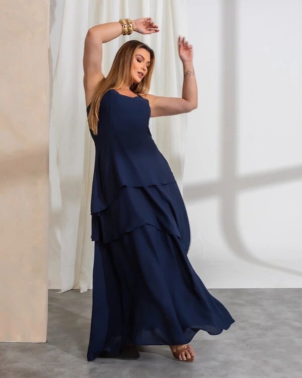 Vestido Plus Size Longo Camadas