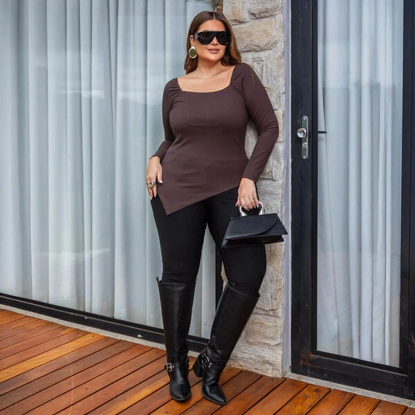 Blusa Plus Size Canelada Assimétrica