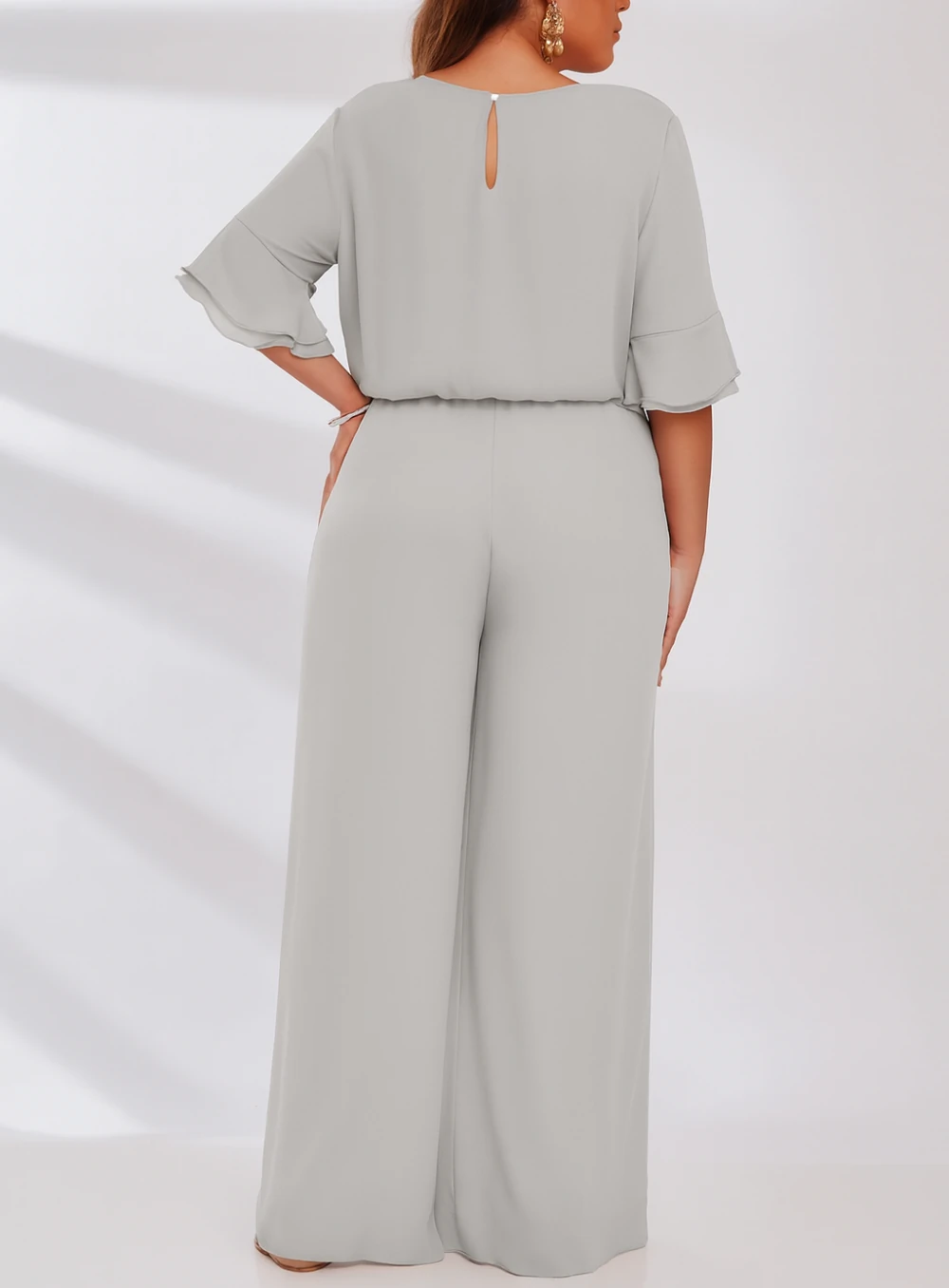 FotoCalça Pantalona Crepe Plus Size com Forro de Poliéster e Aviamento de Metal