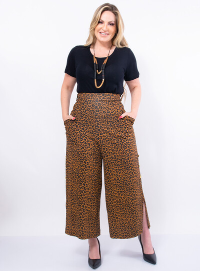 Foto Calça Pantacourt Plus Size Balm Animal Print