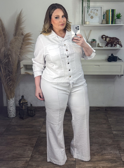 Foto Conjunto Plus Size Jaqueta Leny e Flaire Vincada em Sarja