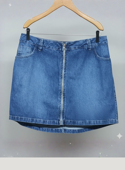 Foto Short Saia Jeans Plus Size Zíper Frontal com Elástico nas Costas