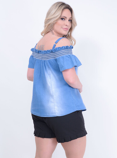 FotoBlusa em Jeans Ciganinha Ombro a Ombro com Detalhe em Lastex e Amarração no Decote