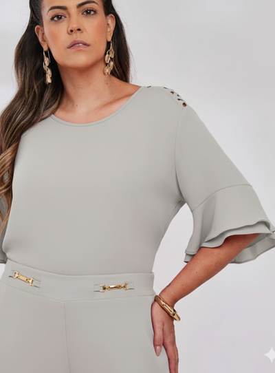FotoCalça Pantalona Crepe Plus Size com Forro de Poliéster e Aviamento de Metal