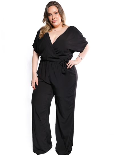 Foto Macacão Longo Plus Size Transpassado