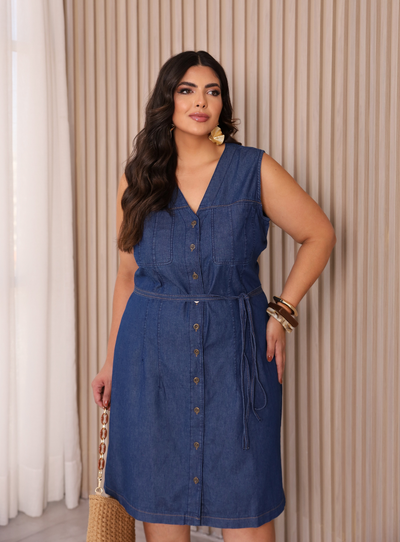 Foto Vestido Jeans Cavado Plus Size com Bolso e Cinto Duplo