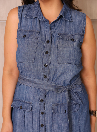 FotoChemise Jeans Cavado Plus Size com bolsos e Botões Pretos
