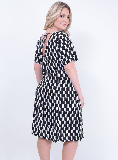 FotoVestido em Viscose com Detalhe Franzido no Decote e Amarração