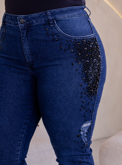 FotoCalça Skinny Plus Size Bordado com Pedras na lateral