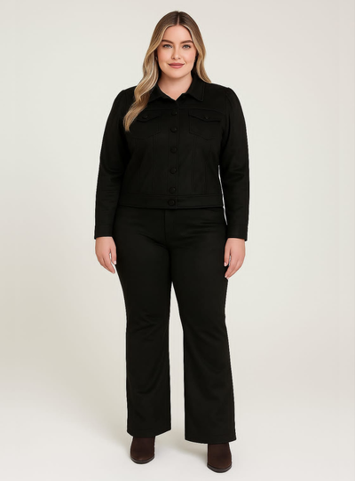 FotoCalça Flare Plus Size em Suede