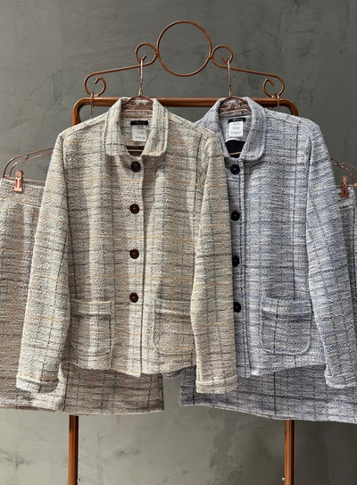 Foto Conjunto Plus Size Casaco e Saia em Malha Tweed com Fios de Lurex e Elastano