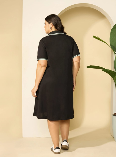 FotoVestido em Viscose Plus Size com Gola Polo e Bolso