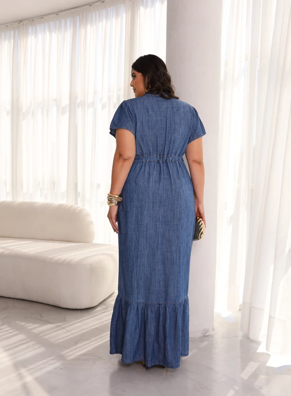 Chemise Jeans Decote V Plus Size Longo com Barra Babado