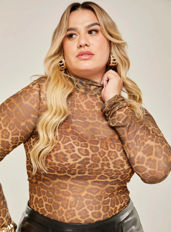Blusa Plus Size Manga Longa de Tule