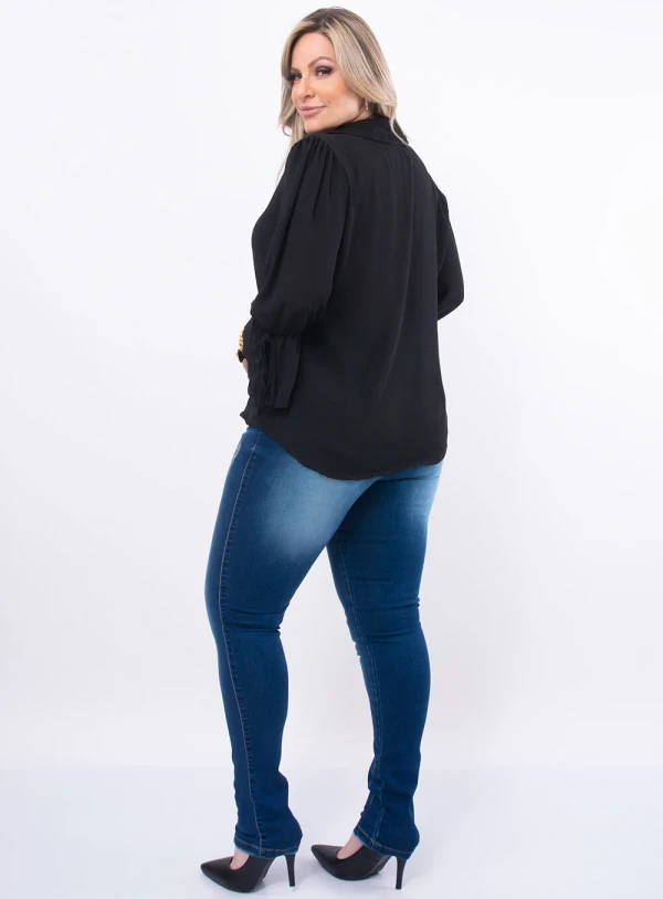 Blusa Plus Size Botões no Decote