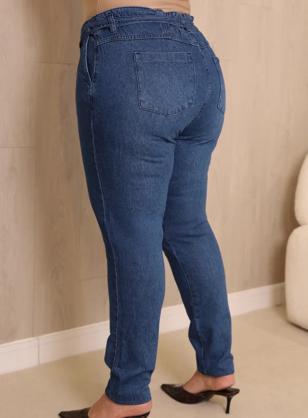 Calça Cenoura Plus Size com Dois Cintos