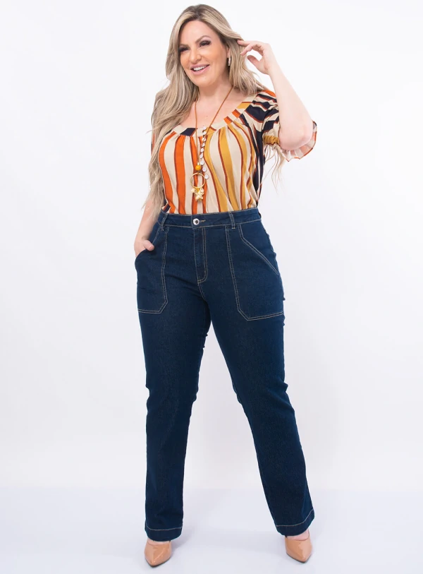 Blusa Plus Size Estampada com Botões