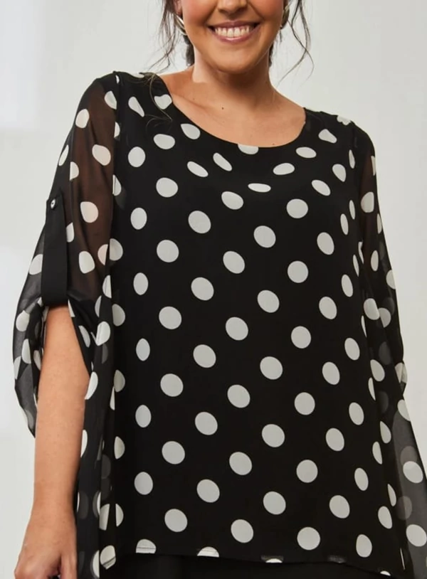 Bata Ampla em Poá Plus Size