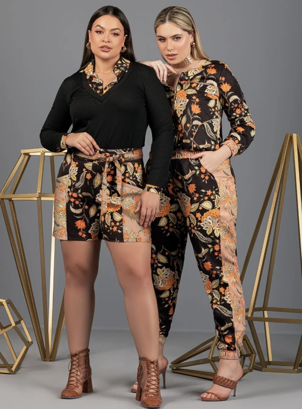 Short Curto Plus Size Floral com Faixa