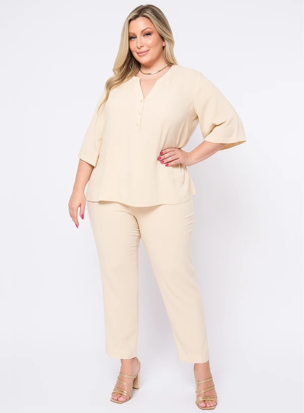 Blusa Plus Size 3 Botões a Vista