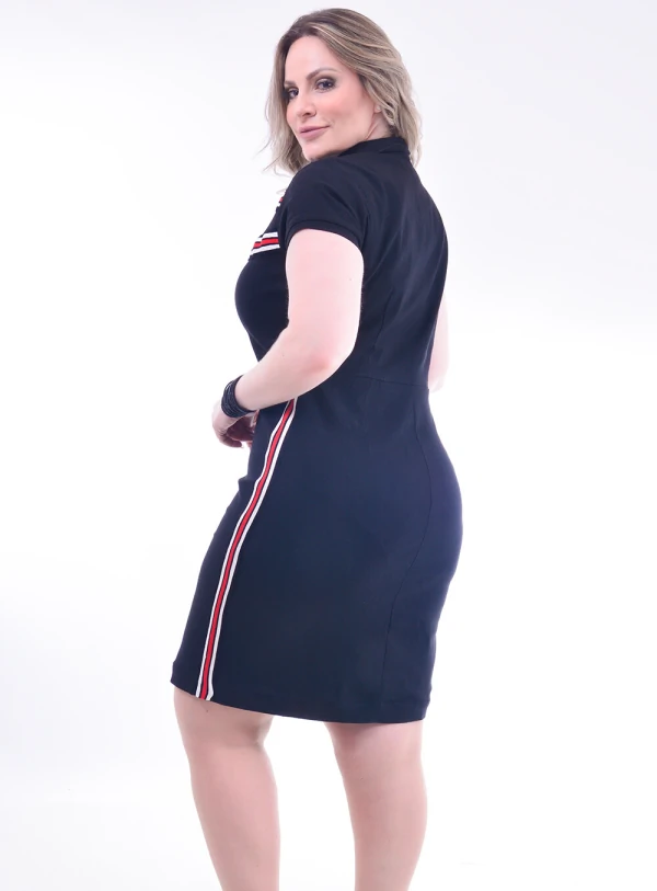Vestido Plus Size Preto com Listra