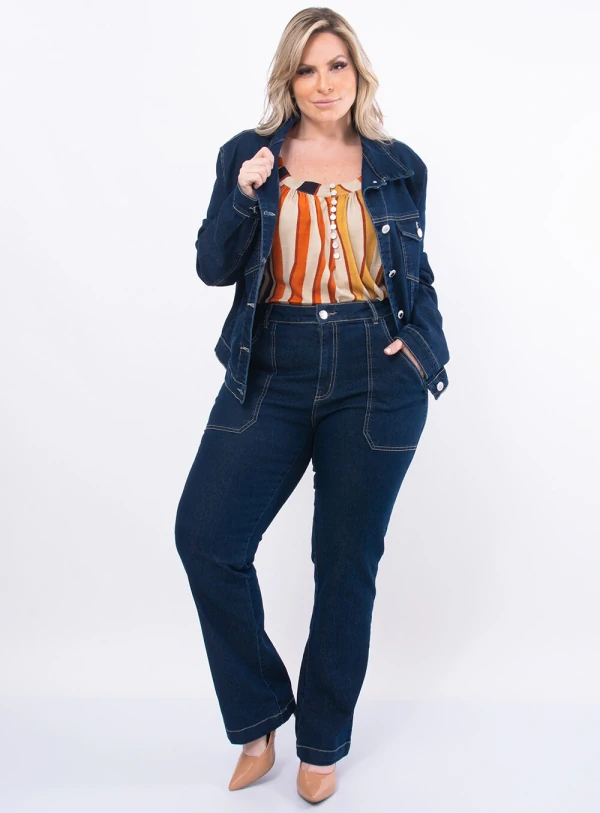 Blusa Plus Size Estampada com Botões